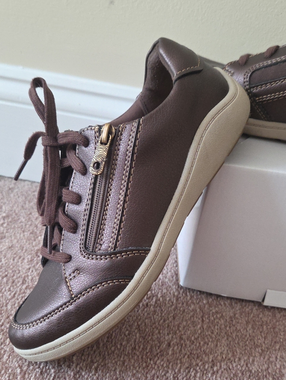 Casual Bronze Brown Lace-Up Sneakers with Side Zip